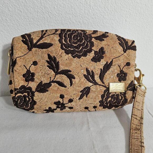 Handbags - Corck And Floral Wrist Clutch.
